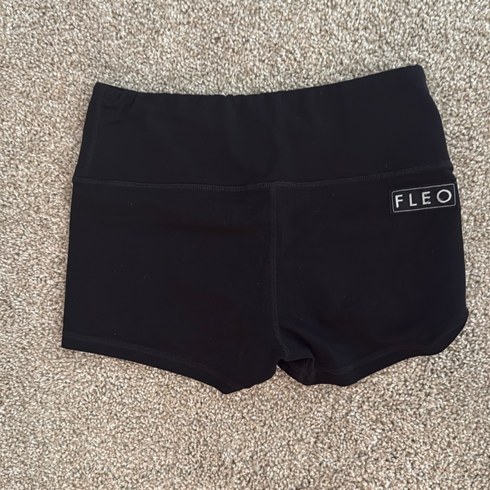 Black original fleo shorts
